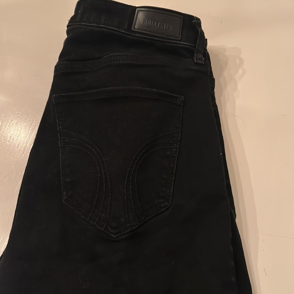 Size 11R Hollister jeans - Picture 2 of 5
